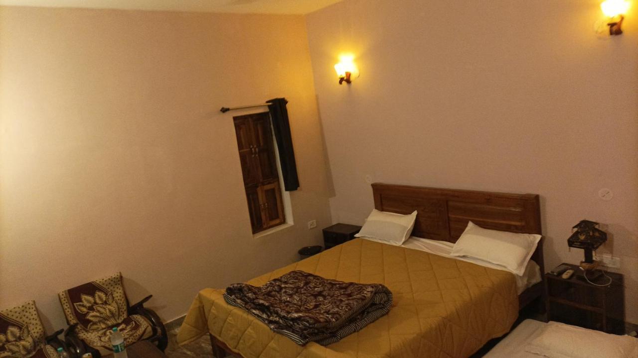 Sadhna Sadan Homestay Panna Madla Bagian luar foto