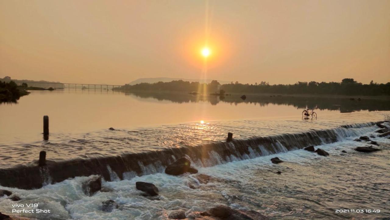 Sadhna Sadan Homestay Panna Madla Bagian luar foto
