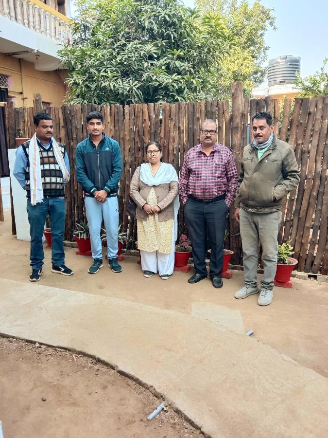 Sadhna Sadan Homestay Panna Madla Bagian luar foto