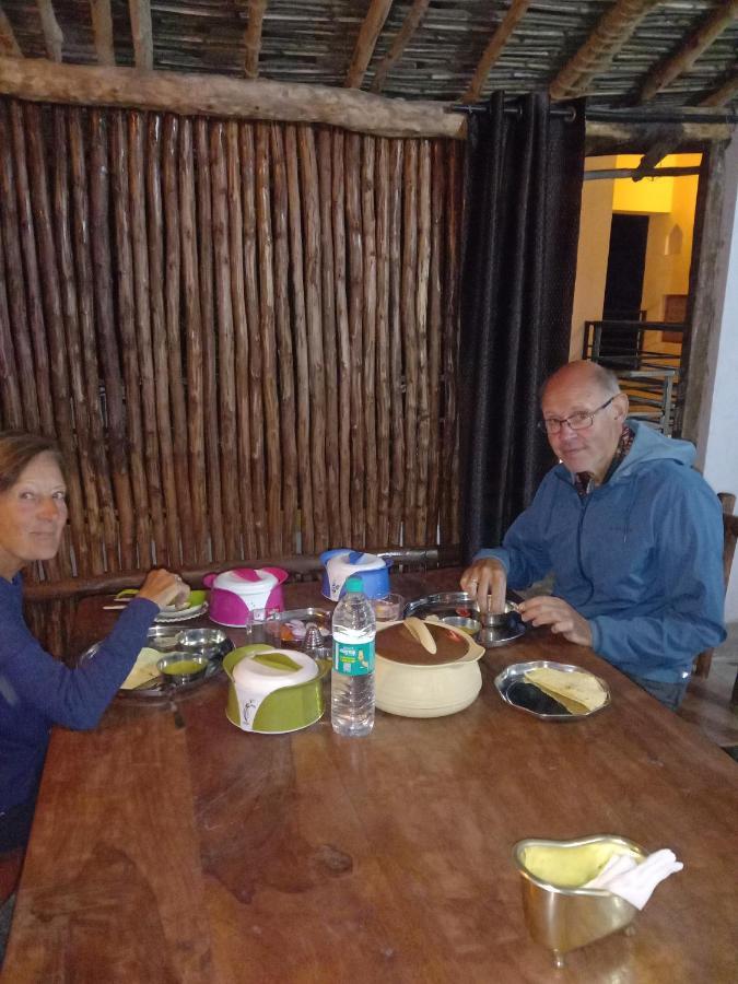 Sadhna Sadan Homestay Panna Madla Bagian luar foto