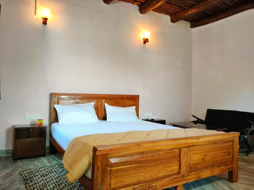 Sadhna Sadan Homestay Panna Madla Bagian luar foto