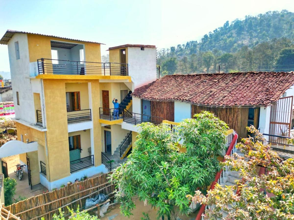 Sadhna Sadan Homestay Panna Madla Bagian luar foto