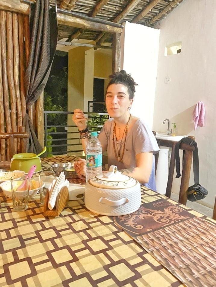 Sadhna Sadan Homestay Panna Madla Bagian luar foto