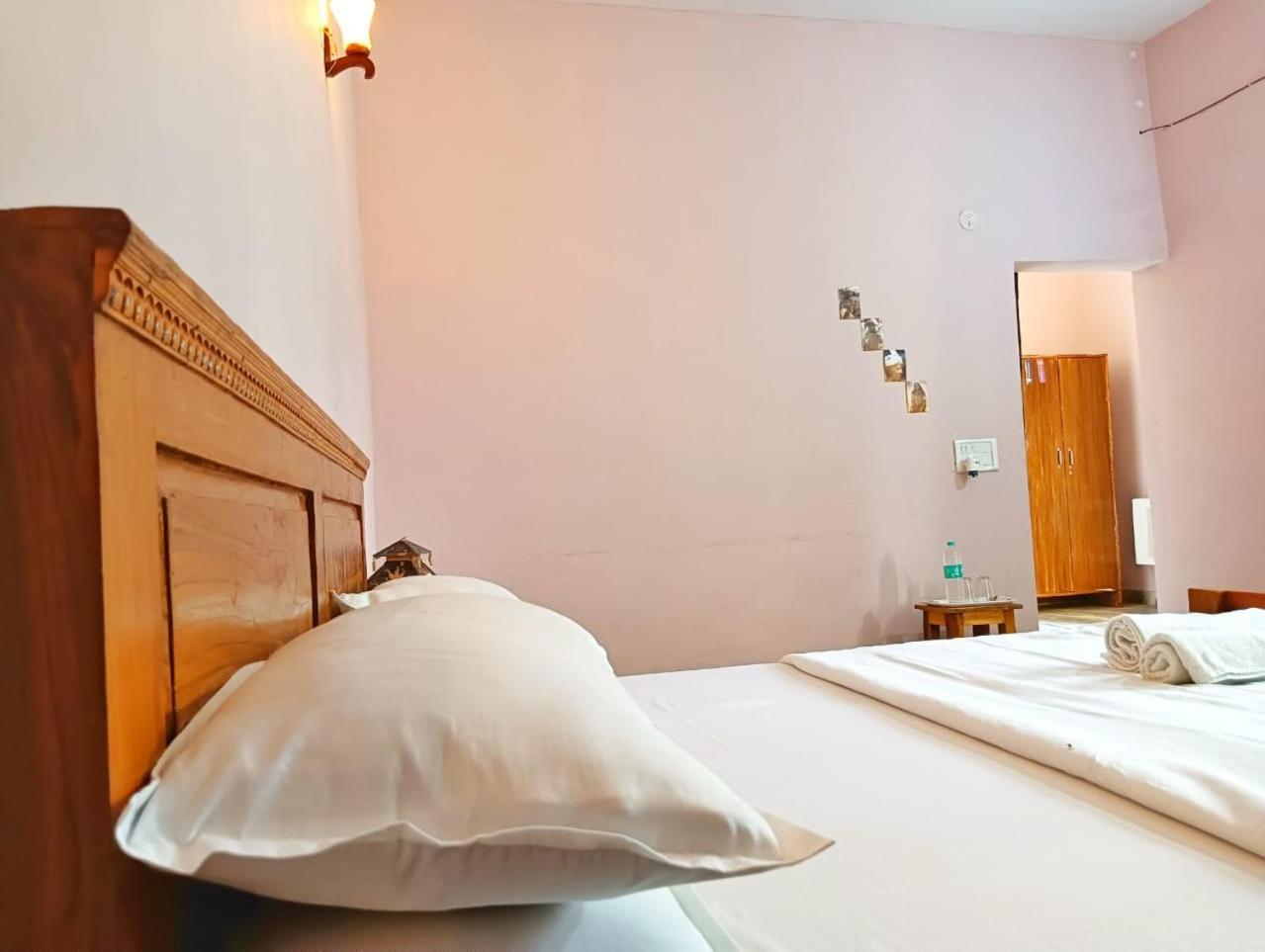 Sadhna Sadan Homestay Panna Madla Bagian luar foto