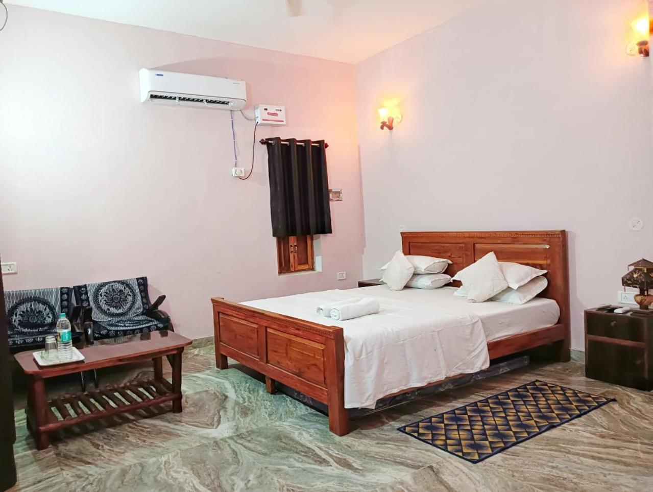 Sadhna Sadan Homestay Panna Madla Bagian luar foto