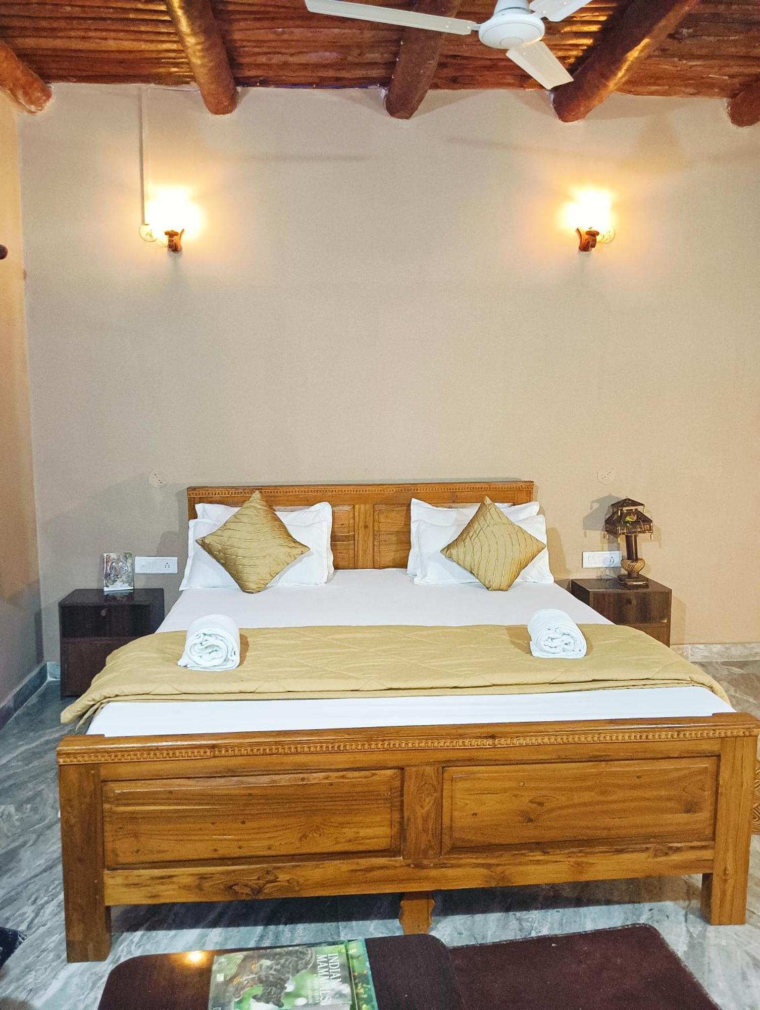 Sadhna Sadan Homestay Panna Madla Bagian luar foto